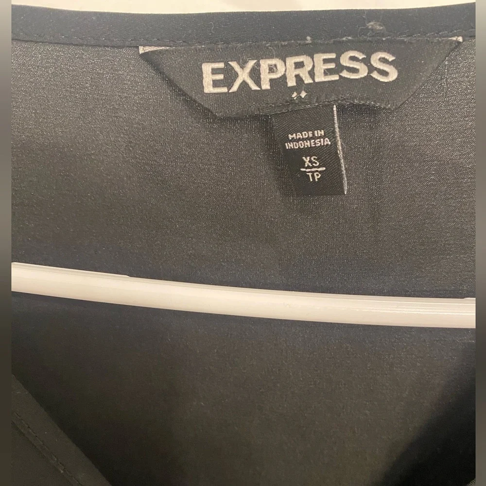 Black Express Top - Picture 2 of 2